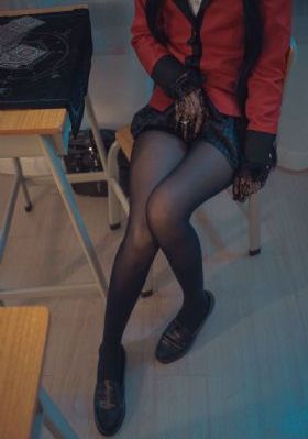 日韩的工作服t恤_BD高清欧美在线观看