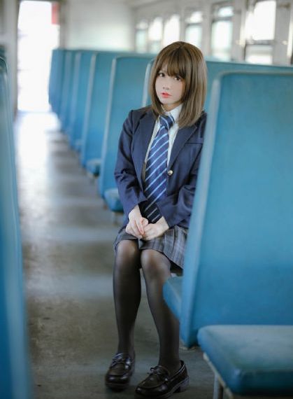 日本制服av免费一区_4K在线观看完整版