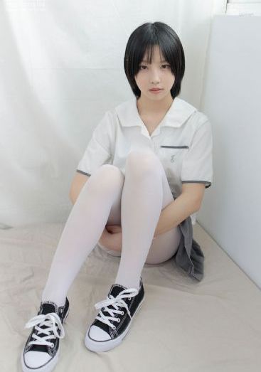 欧美女歌手黑白头发_BD英语高清视频观看