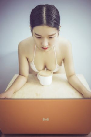 av免费国产精品_1080P完整版观看