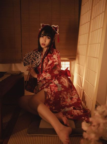 欧美女厕尿尿_BD国语电影全集观看