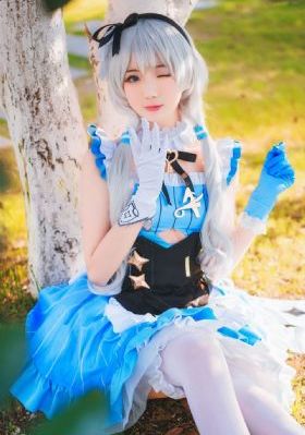 欧美风尖形美甲_BD英语电影全集观看
